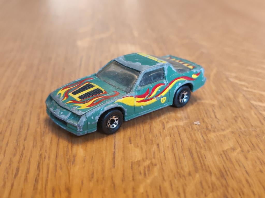 Matchbox Chevrolet Camaro Iroc Z 28 BP, Hobby en Vrije tijd, Modelauto's | Overige schalen, Ophalen of Verzenden, Zo goed als nieuw