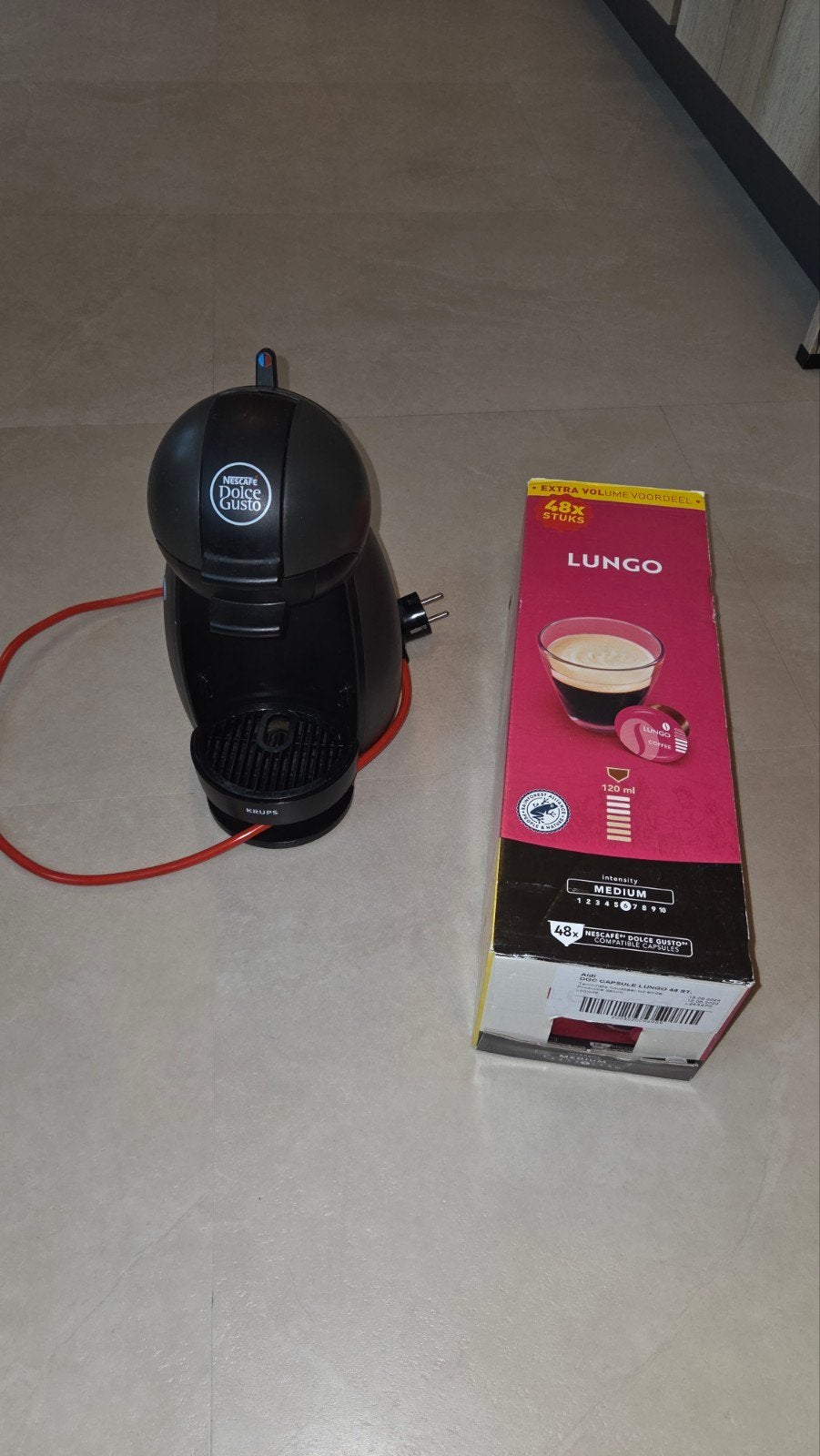 Nescafé Dolce Gusto met 48 koffie cups, Witgoed en Apparatuur, Ophalen, Koffiemachine, Zo goed als nieuw, Koffiepads en cups