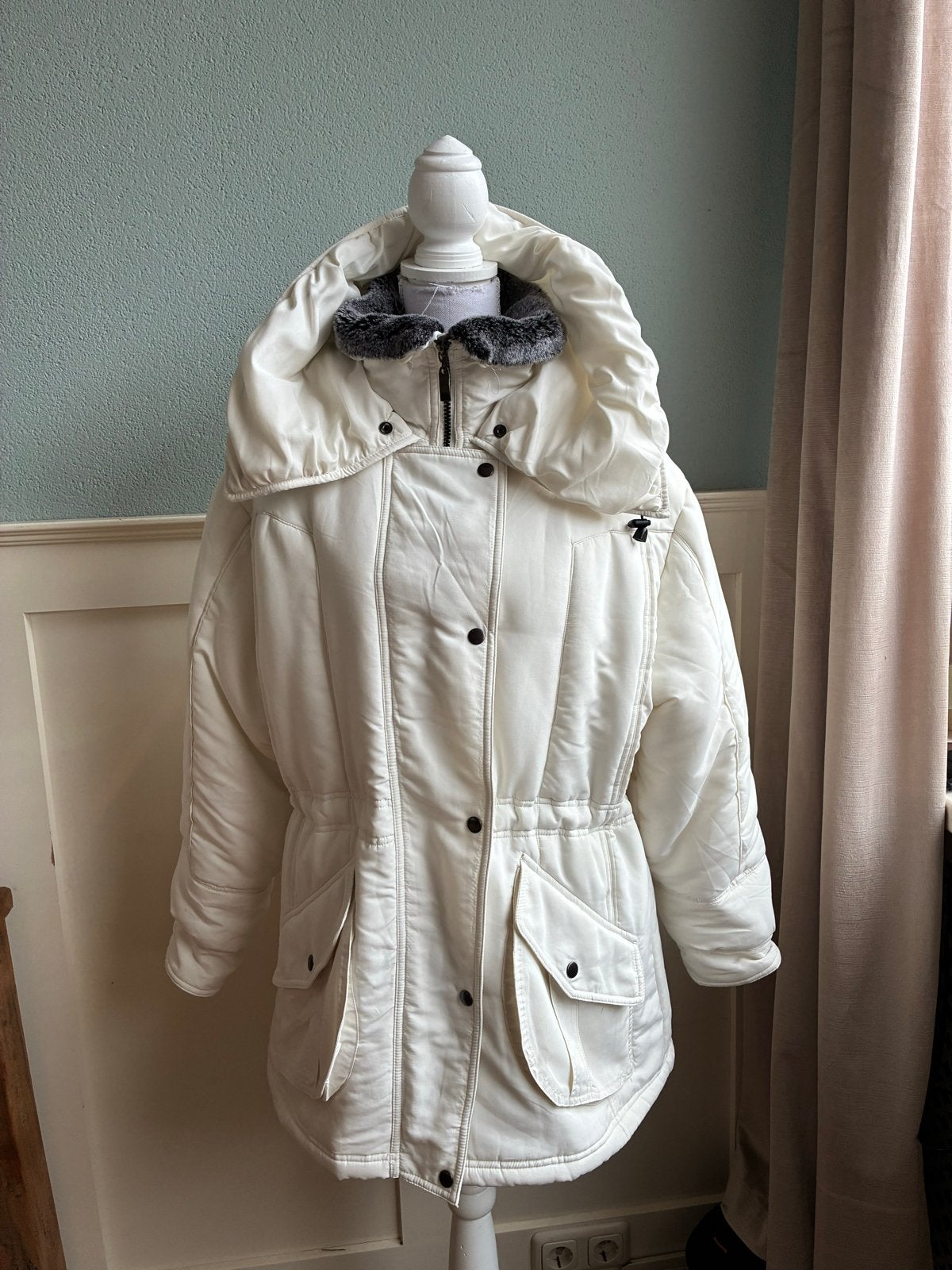 Witte winterjas met bontkraag - Oak Wood Outdoor, Kleding | Dames, Ophalen of Verzenden, Zo goed als nieuw, Maat 42/44 (L), Wit