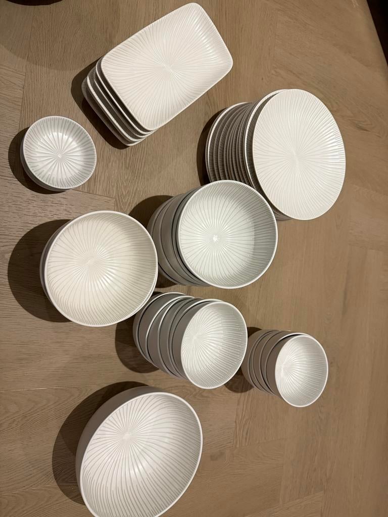 Borden set, moet weg!, Ophalen, Overige stijlen, Bord(en)