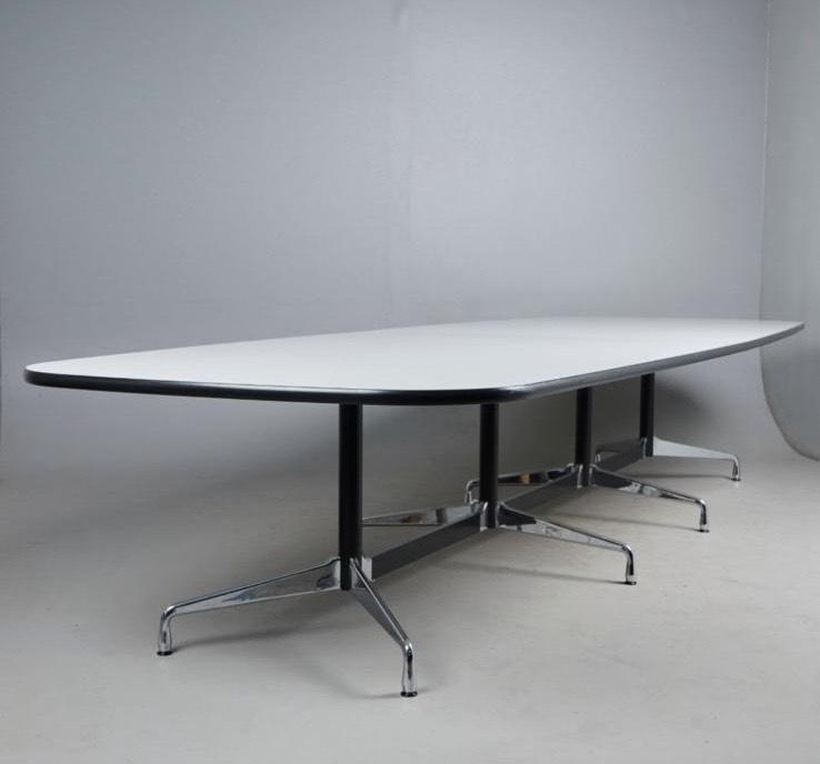 1X Vitra Eames Segmented Table Wit 520 cm, Niet ingevuld, 150 tot 200 cm, Niet ingevuld, Metaal