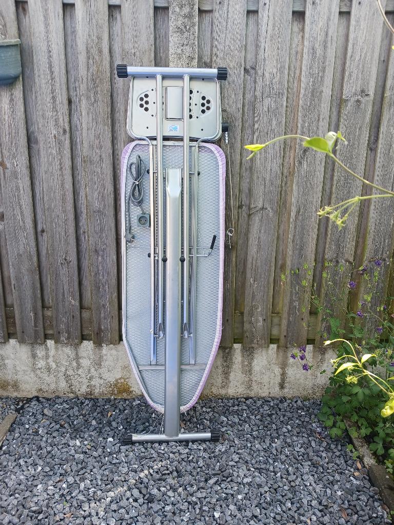 strijkplank met stopcontact, Ophalen, Gebruikt