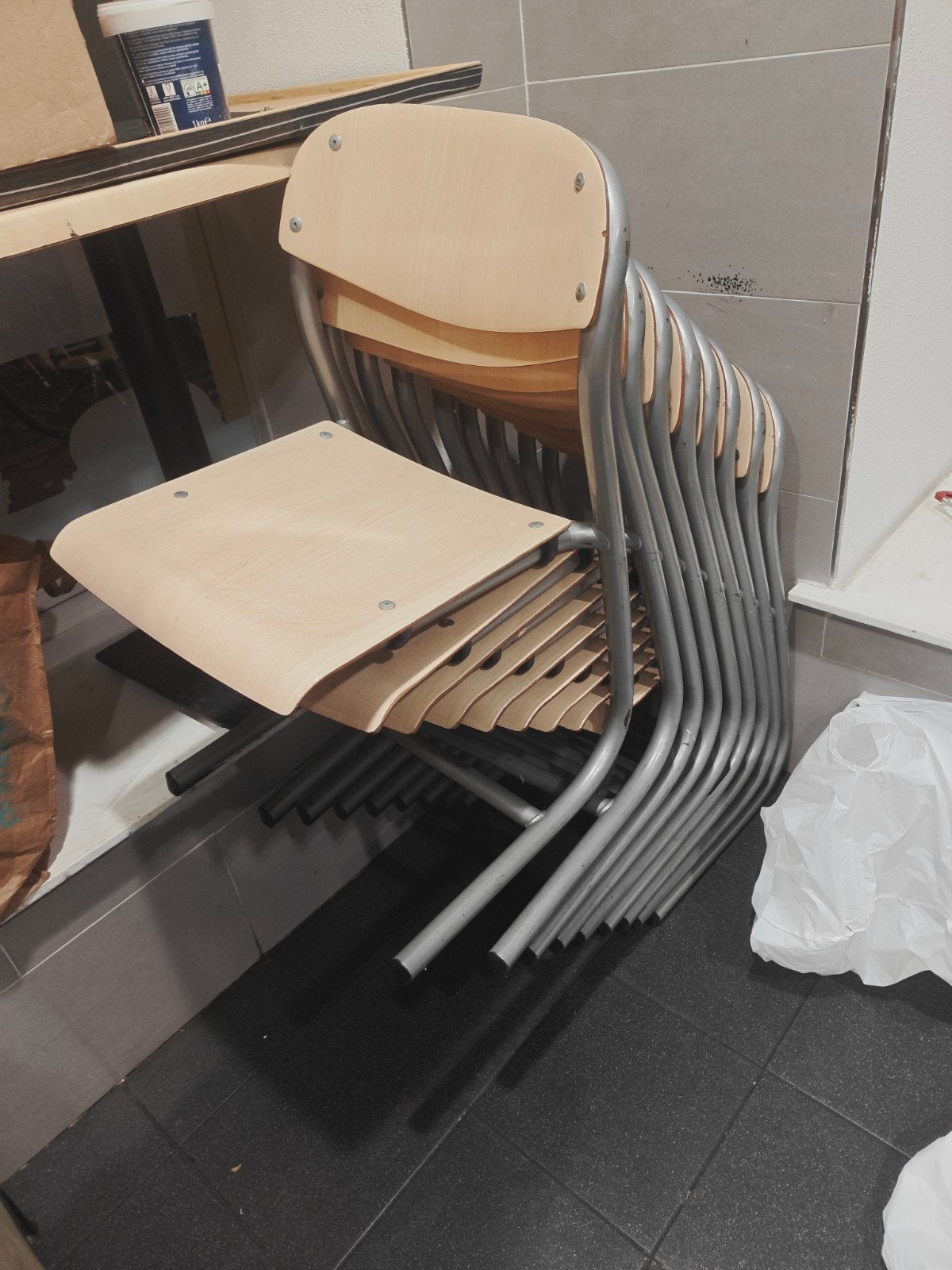 9 schoolstoelen - Stapelbaar en stevig, Ophalen, Gebruikt, Overige kleuren, School, Industrieel