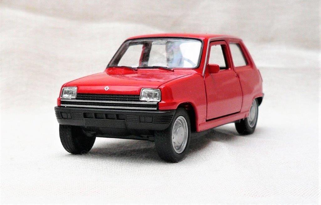 Welly, Renault 5 model 1973, rood. schaal 1/38., Ophalen of Verzenden, Nieuw, Auto, Overige merken