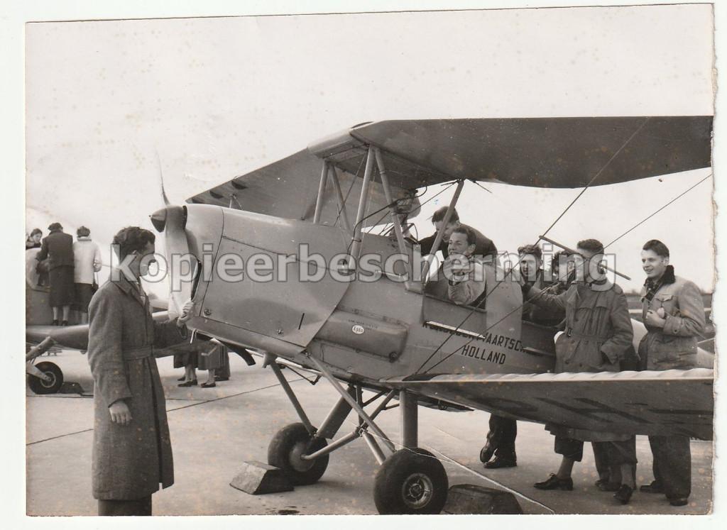 luchtvaartschool Holland oude kleine persfoto vliegtuig, Gebruikt, Verzenden, Kaart, Foto of Prent, X