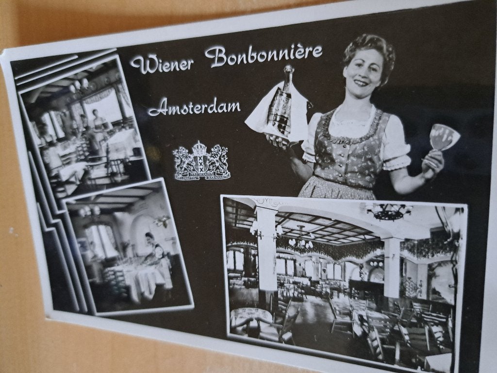 Ansichtkaart Wiener Bonboniére Amsterdam 1953, Verzamelen, Ansichtkaarten | Nederland, Verzenden, 1940 tot 1960, Ongelopen, Noord-Holland
