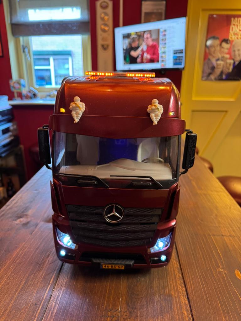 Mooie rc truck met trailer/modelbouw, Overige merken, 1:50 of kleiner, Ophalen of Verzenden, Zo goed als nieuw