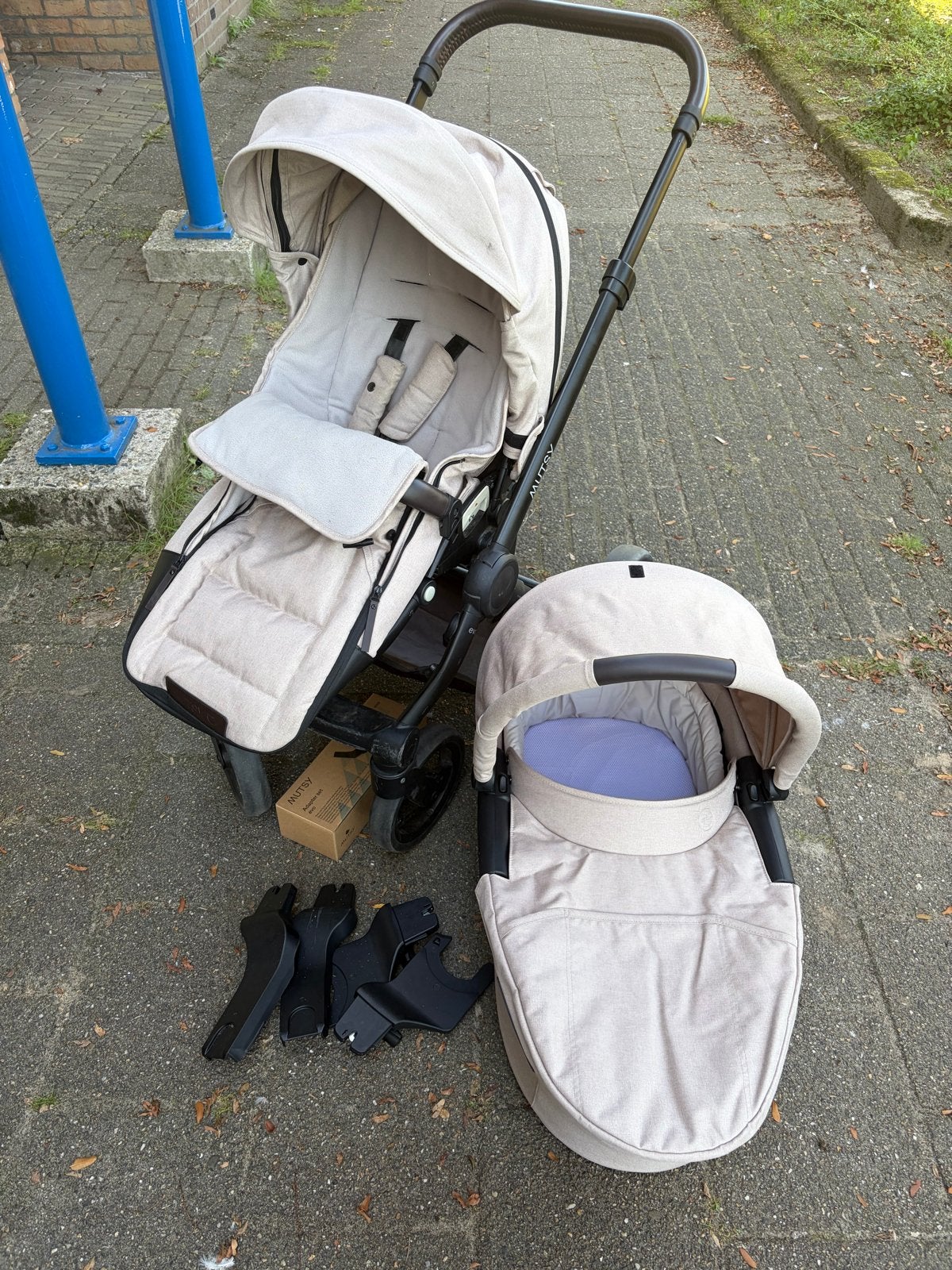 Mutsy evo kinderwagen met reiswieg, Ophalen, Gebruikt, Combiwagen, Met reiswieg