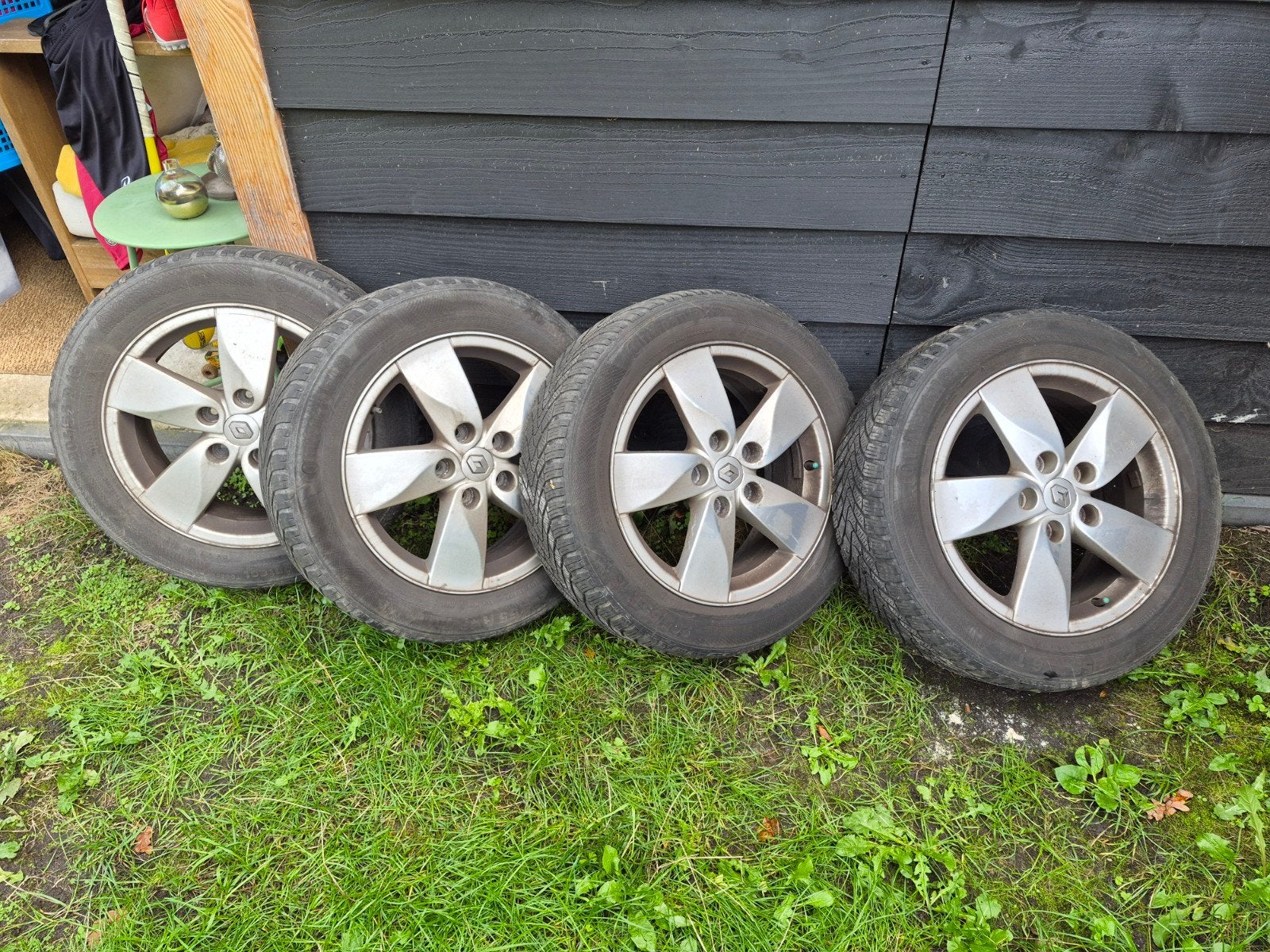 Originele velgen Renault Megane met Winterbanden 205/55R16, Auto-onderdelen, Ophalen, Gebruikt, 16 inch, Banden en Velgen