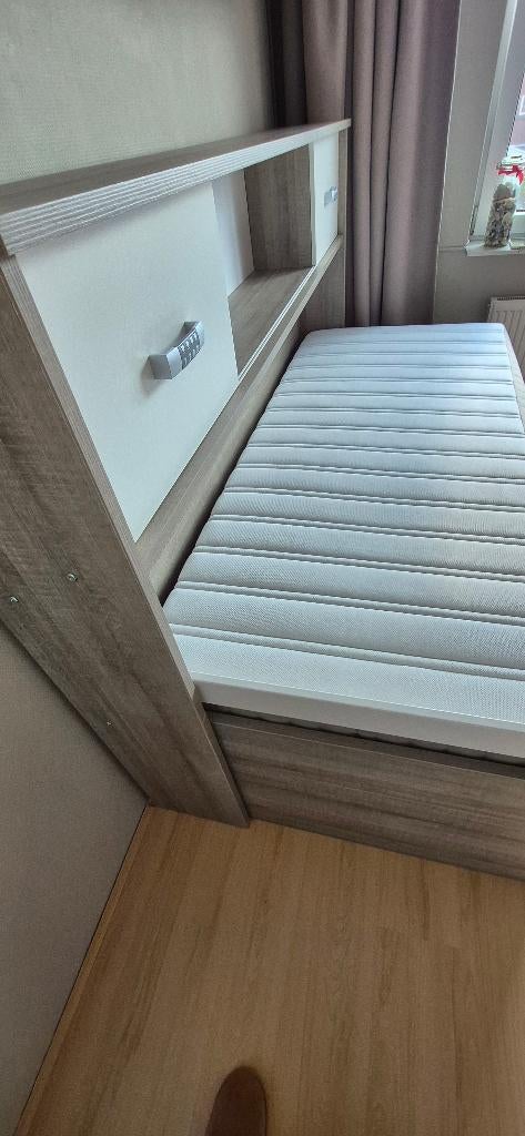 1 persoons bed 90 x 200, 85 tot 100 cm, Zo goed als nieuw, 180 cm of meer, Ophalen