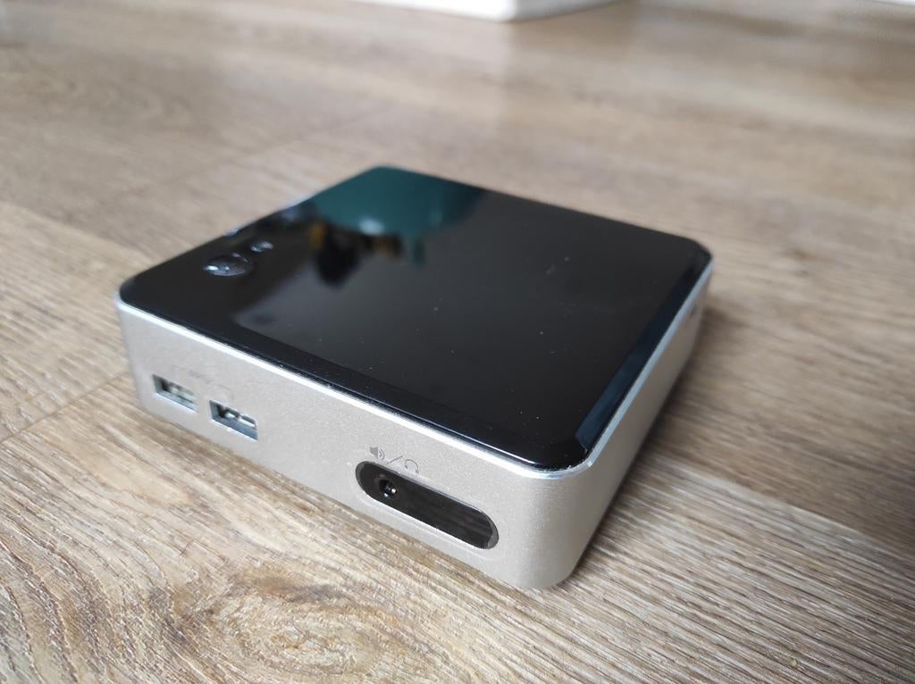 Intel NUC D34010WYK met 4GB RAM en 128GB NVMe SSD, Computers en Software, Desktop Pc's, Gebruikt, Minder dan 2 Ghz, Intel NUC
