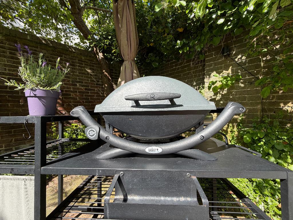 Weber BBQ Q1400  Electrisch - inclusief standaard/tafel, Ophalen, Gebruikt, Weber, Met accessoires