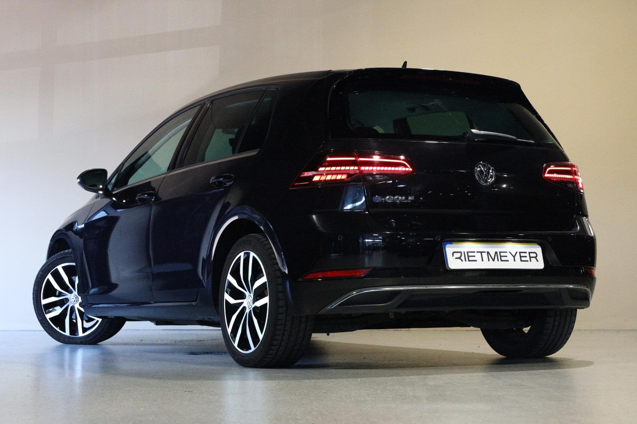 Volkswagen e-Golf |Camera |Digital Dashboard |ACC |Carplay |, Auto's, Volkswagen, Gebruikt, Zwart, Met garantie (alle), 231 km
