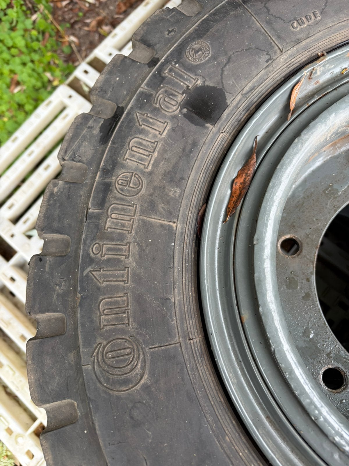 Heftruck banden zgan 700/12 en 600x9, Ophalen, Zo goed als nieuw