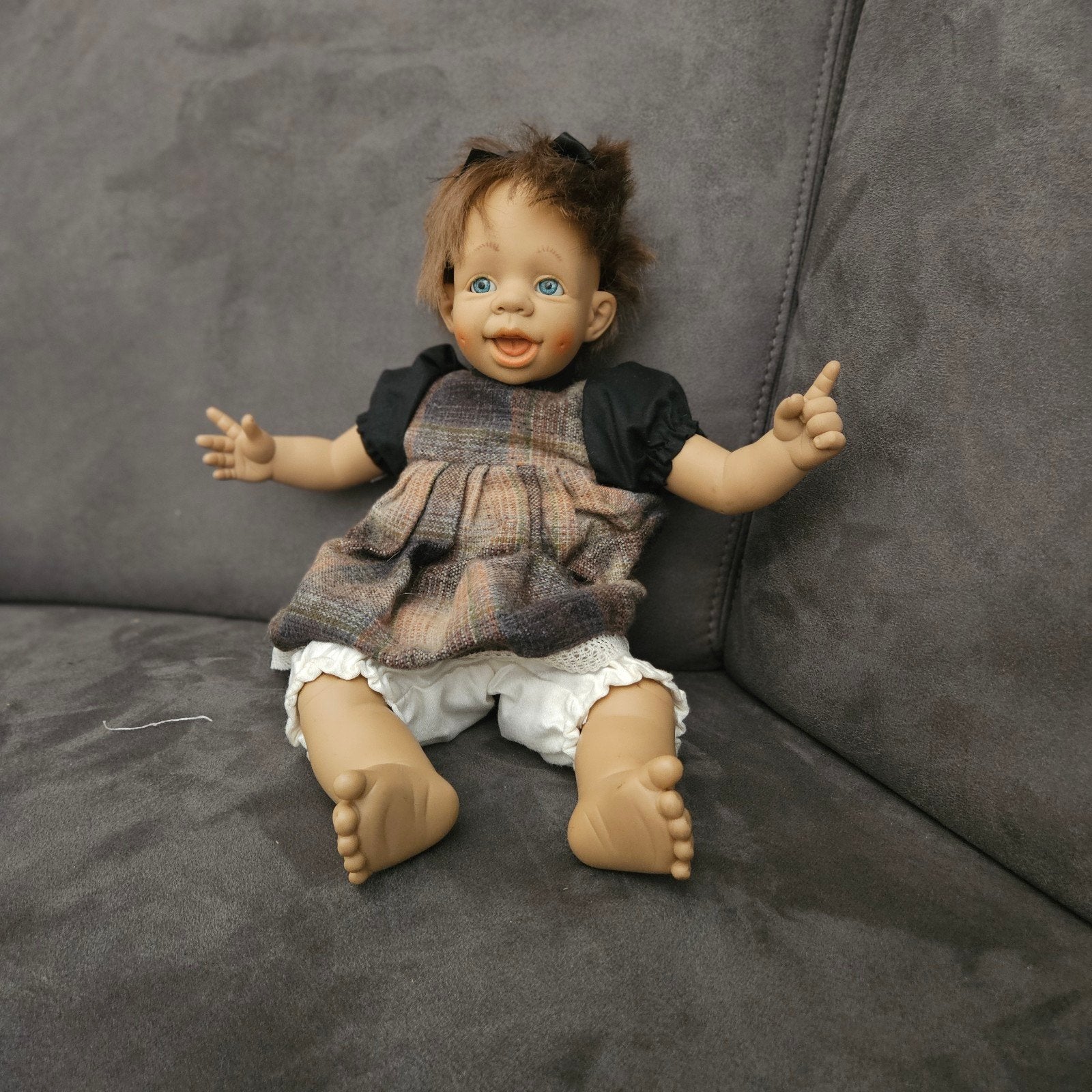 Levensechte Babypop met Schattige Outfit, Verzamelen, Ophalen, Zo goed als nieuw, Babypop, Levensecht of Reborn