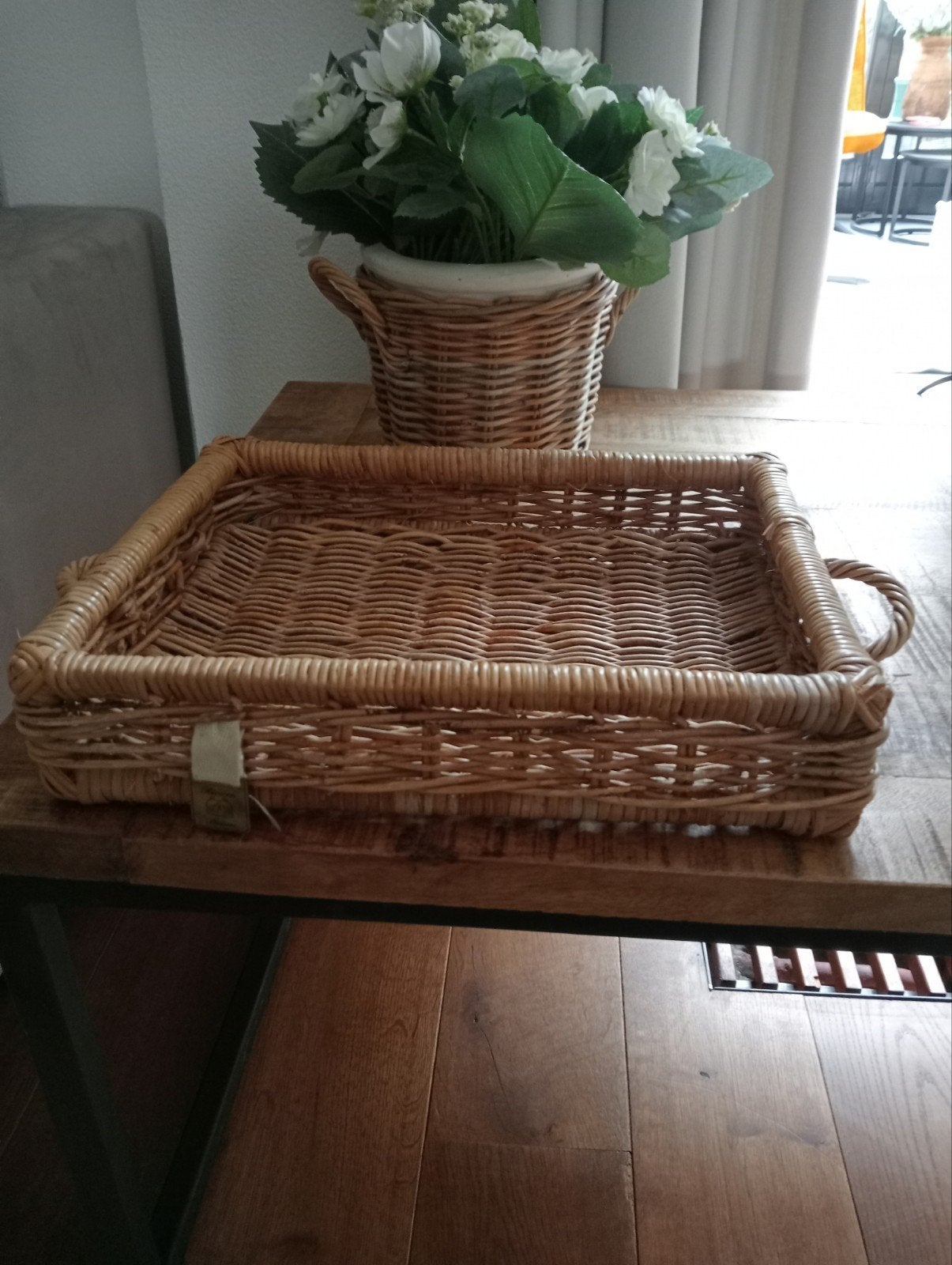Rotan dienblad en bloempot van Riviera Maison, Ophalen of Verzenden, Natuurlijk materiaal, Bruin, Landelijk