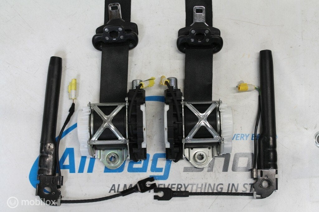 2 x Gordels + 2 x spanner Lancia Delta (2008-2014), Auto-onderdelen