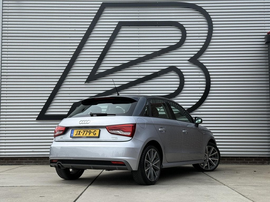 Audi A1 Sportback 1.0 TFSI Sport S line Edition 2e Eigenaar|, Auto's, Voorwielaandrijving, 95 pk, Start-stop-systeem, Leder en Stof