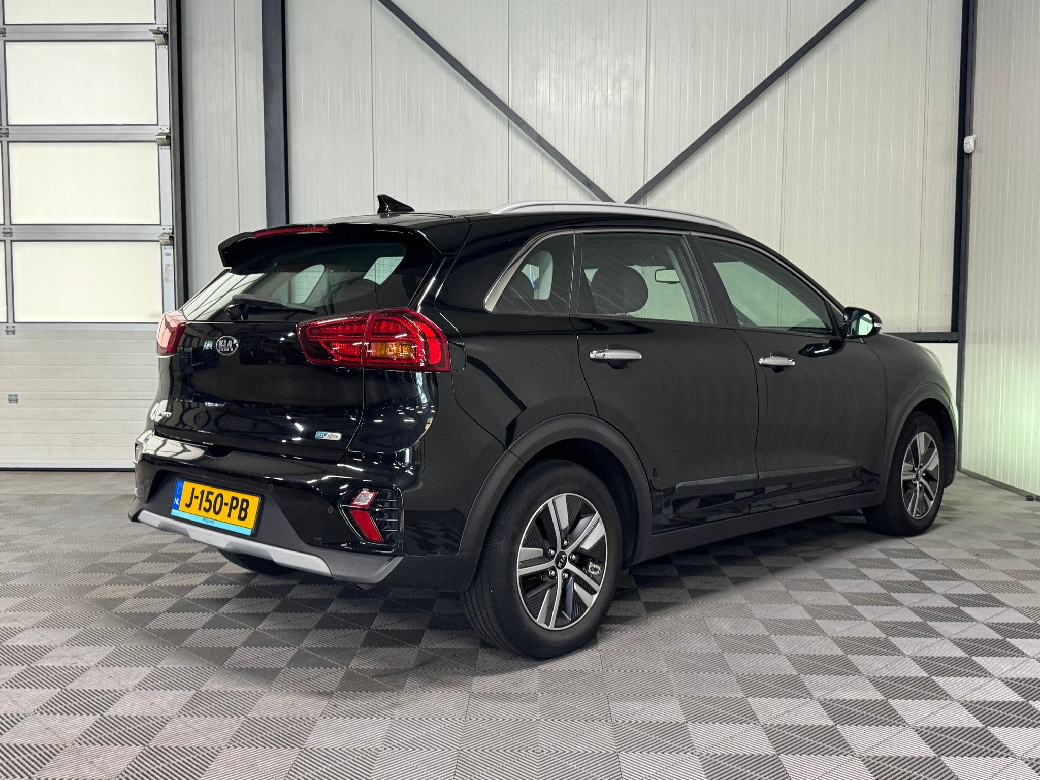 Foto 2 van Kia Niro 1.6 GDi Hybrid | DynamicLine | Navi | Camera