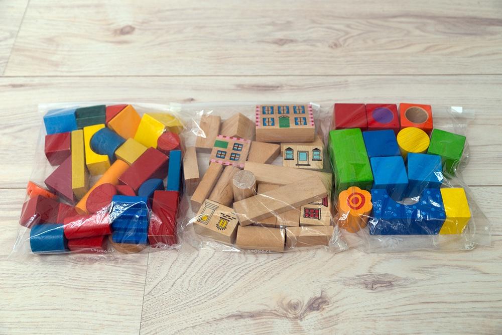 3 zakken gekleurde en naturel houten blokken, Ophalen of Verzenden