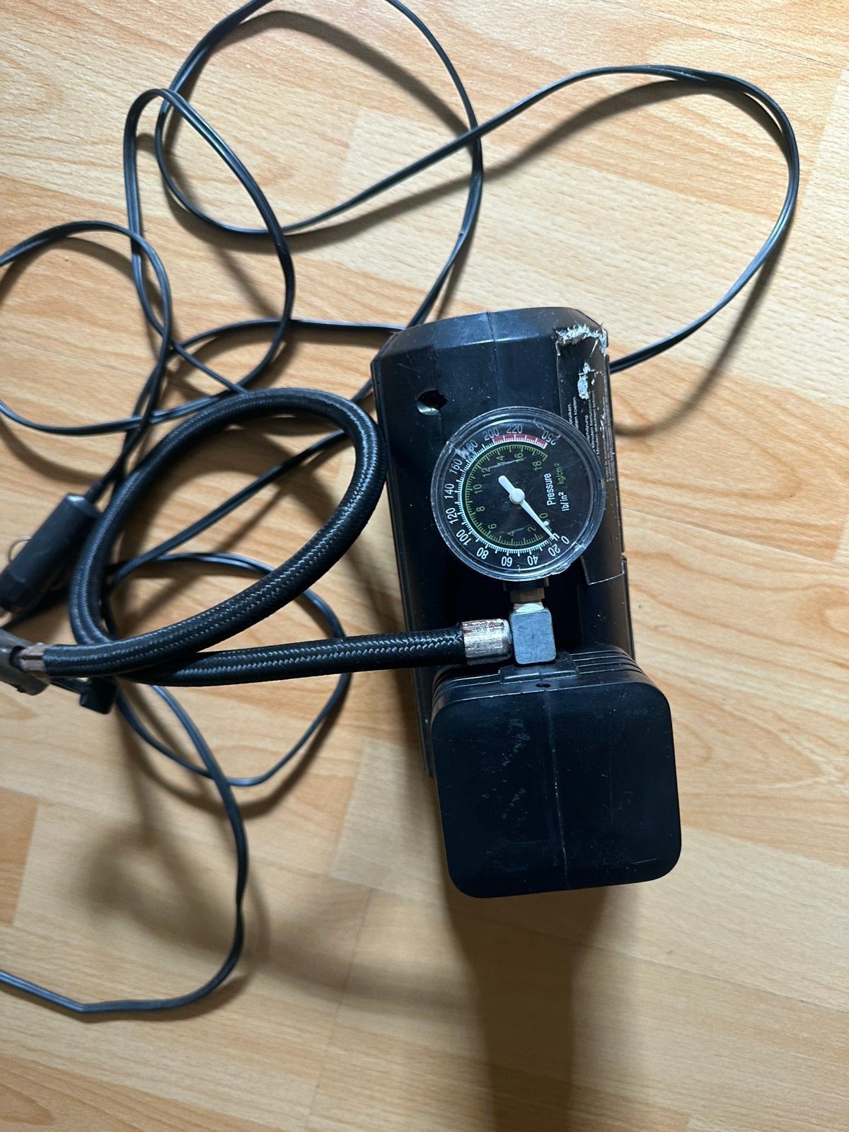 Mini Luchtcompressor 12V - Draagbaar en Compact, Gebruikt, Ophalen of Verzenden, Minder dan 200 liter/min, Minder dan 6 bar