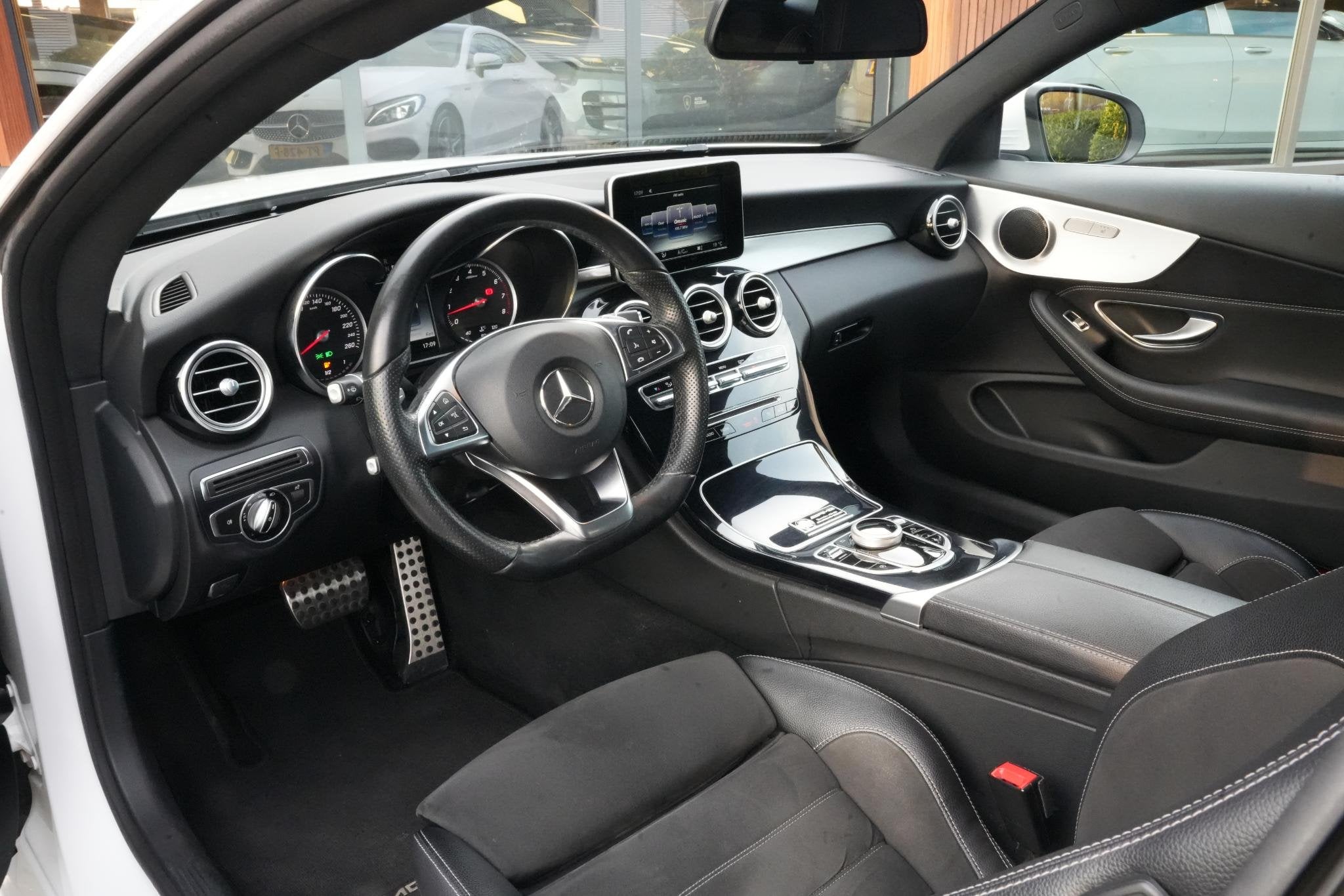 Mercedes-Benz C-klasse Coupé 300 Prestige AMG Leer/Alcantar, Auto's, Automaat, 4 cilinders, 4 stoelen, 1465 kg
