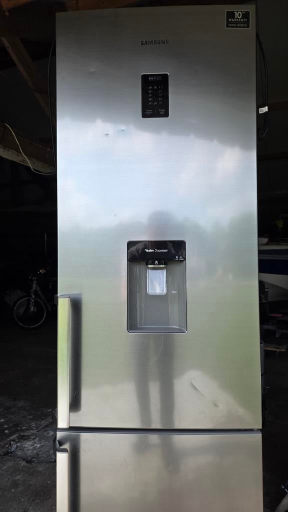 Samsung Koelvriescombinatie No Frost met Waterdispenser, Gebruikt, 200 liter of meer, 60 cm of meer, Met aparte vriezer