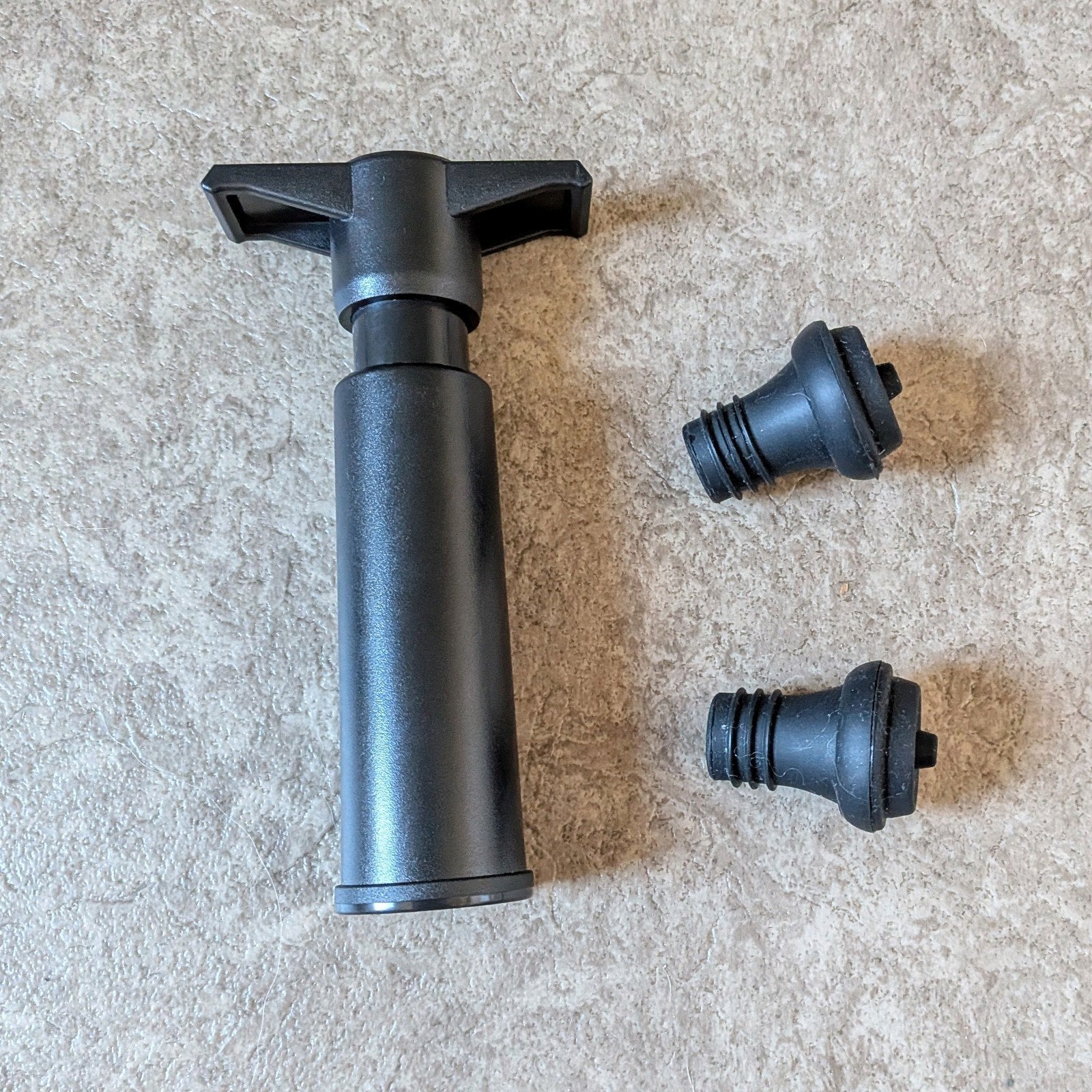Wijnvacuümpomp met 2 stoppers, Ophalen of Verzenden, Zo goed als nieuw