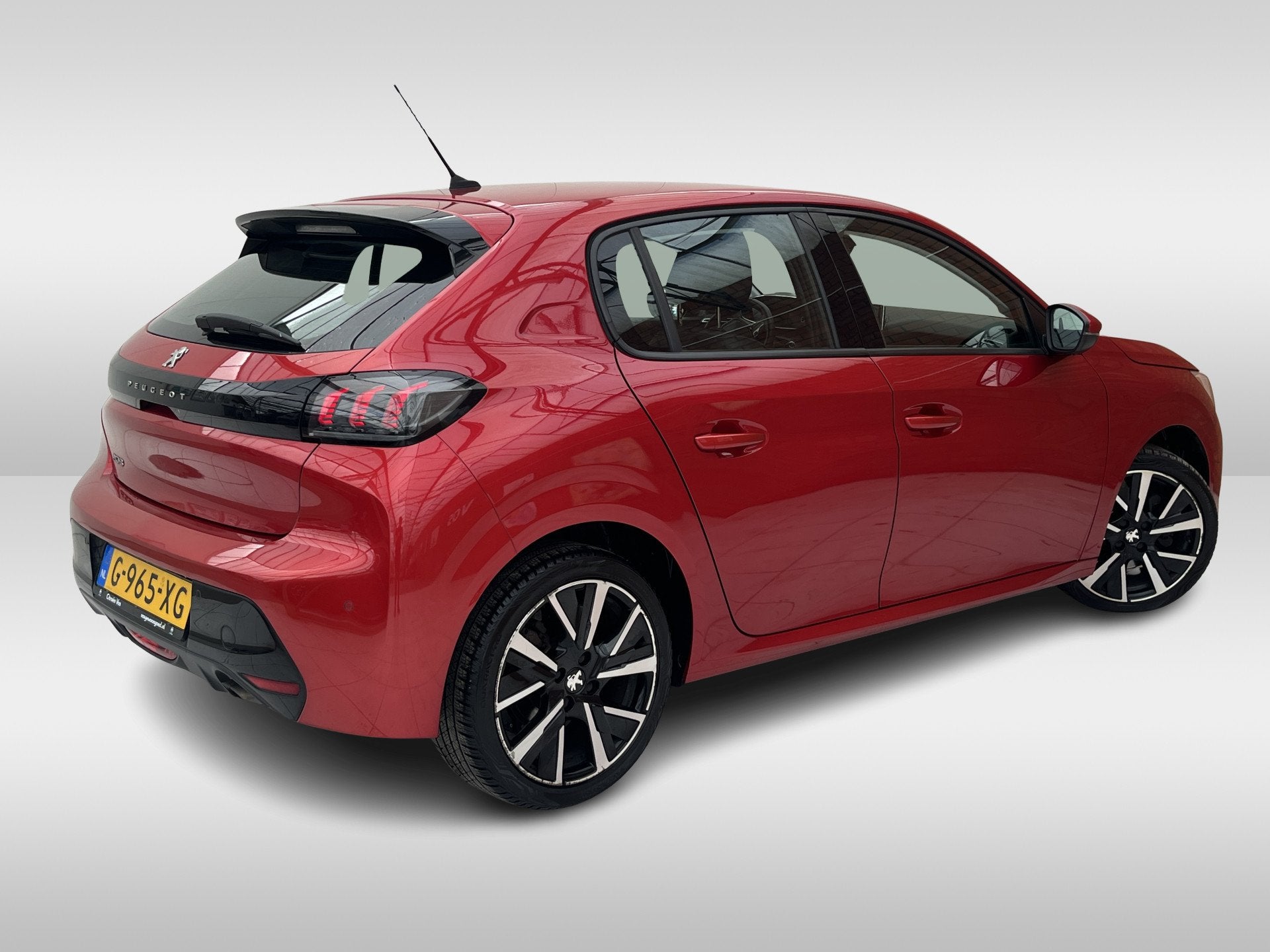Foto 2 van Peugeot 208 PureTech 100 Allure | Carplay/Android Auto | Nav