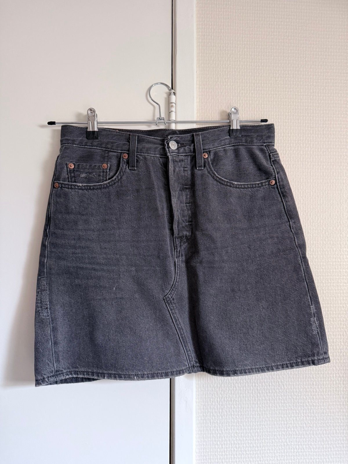 Levi’s Deconstructed mid spijkerrok grijs W27, Kleding | Dames, Rokken, Ophalen of Verzenden, Zo goed als nieuw, Maat 36 (S), Grijs