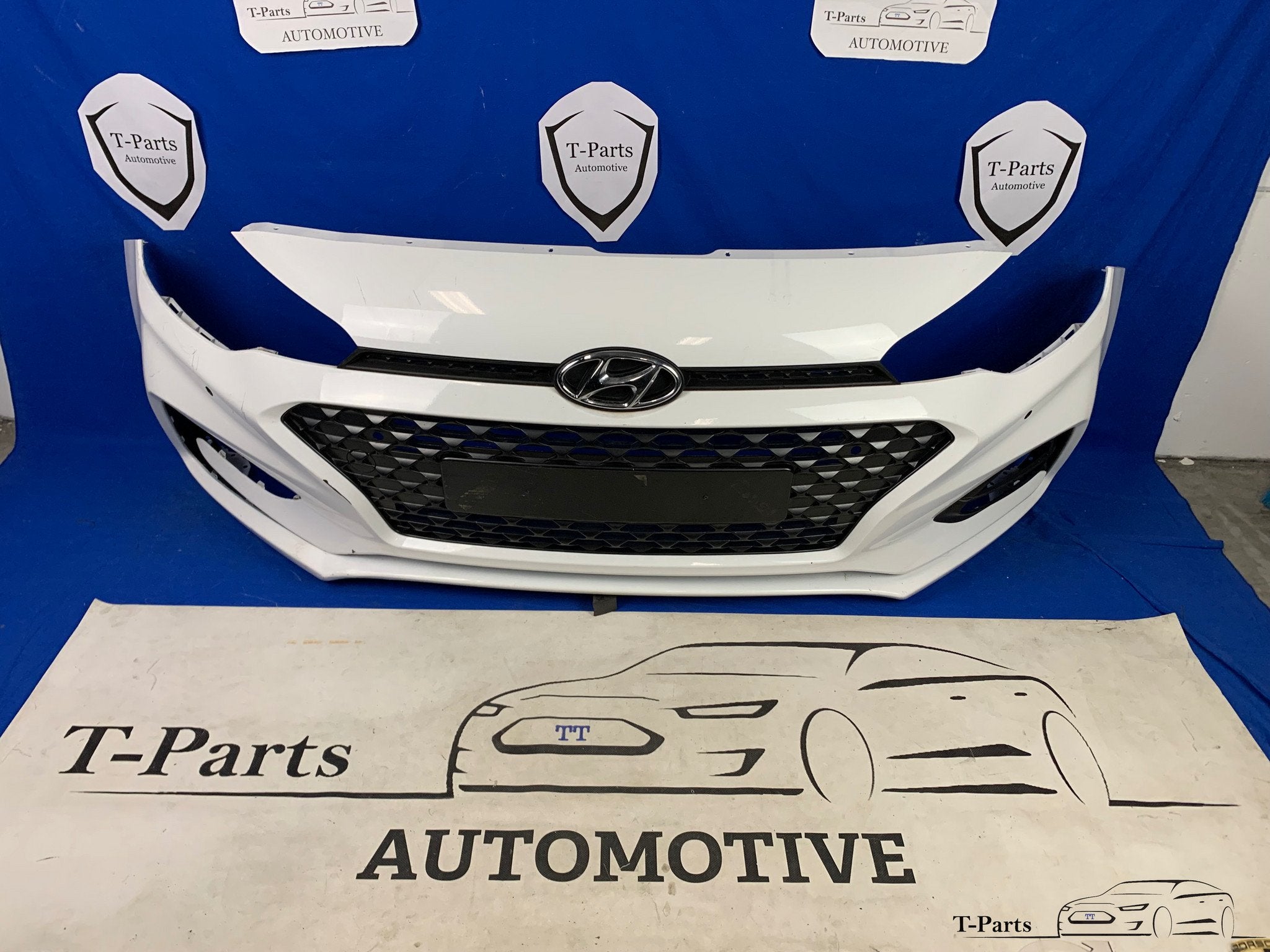 Hyundai i20 voorbumper bumper grille rooster PDC, Gebruikt, Heolleung-ro 12
06797  Seoul, Ophalen of Verzenden, Info@hyundai.com