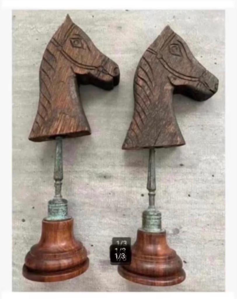 2 x antiek paard op metaal houten voet, India prijs per stuk, Antiek en Kunst, Ophalen of Verzenden