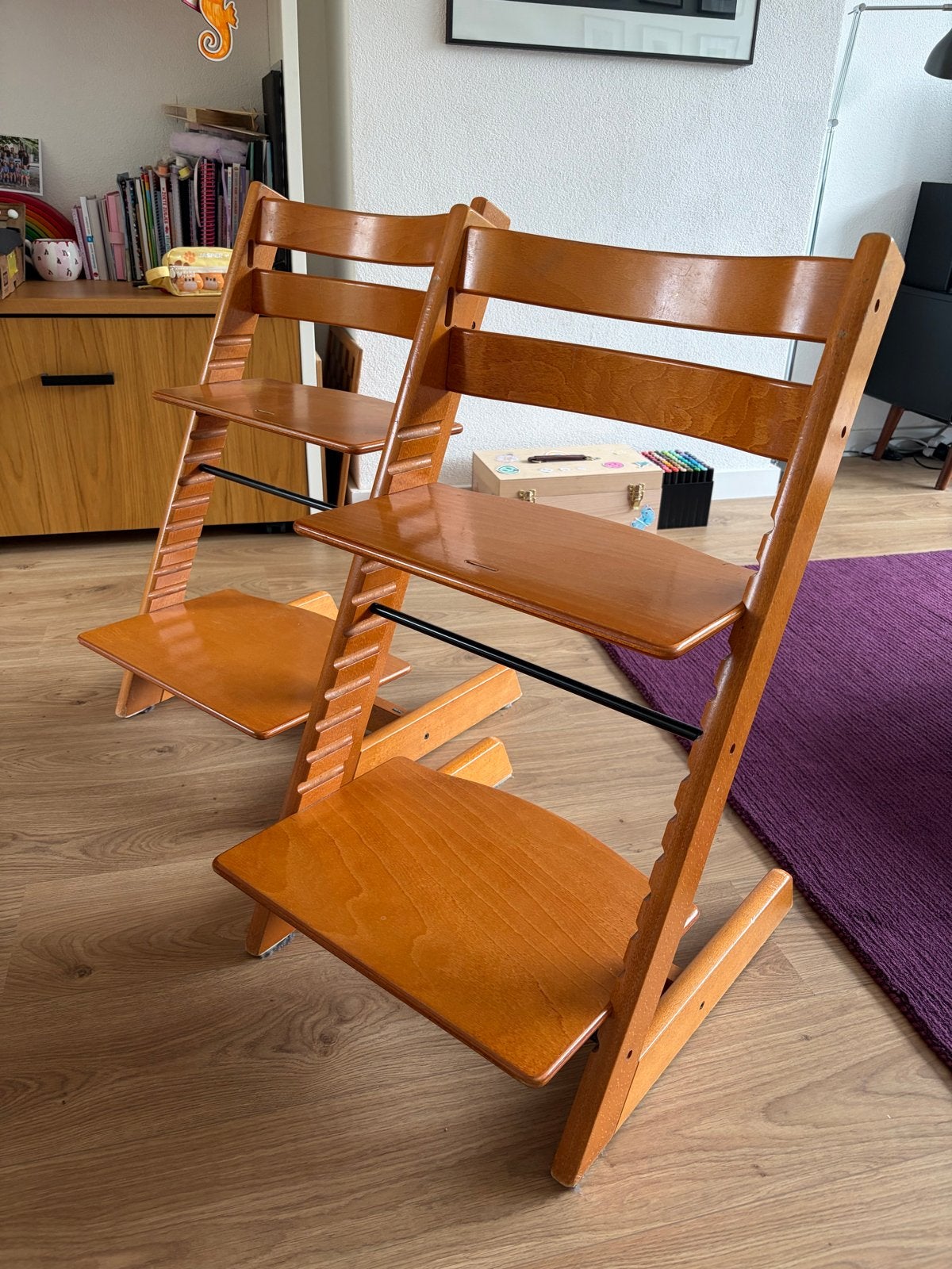Twee Stokke Tripp Trapp kinderstoelen, Kinderen en Baby's, Ophalen, Gebruikt, Meegroeistoel, Aanschuifbaar