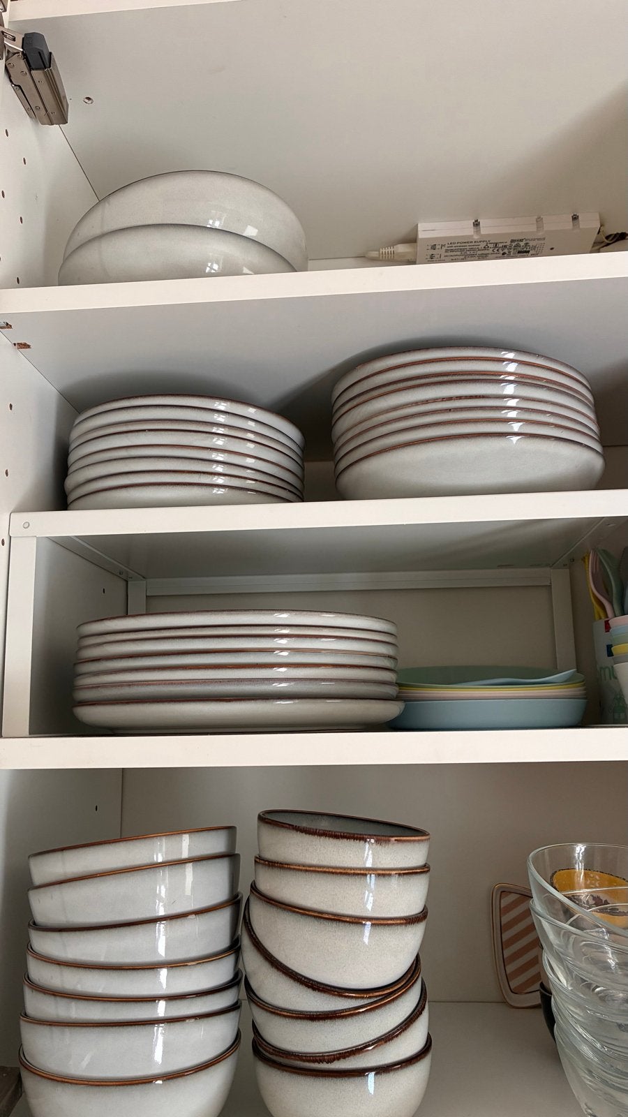 IKEA Gladelig servies  37-delig nieuwwca. €140, Huis en Inrichting, Ophalen, Keramiek, IKEA, Zo goed als nieuw