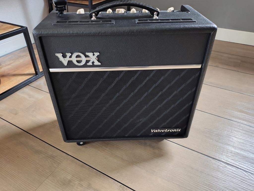VOX Valvetronix VT40+ Gitaarversterker, Ophalen, Zo goed als nieuw, Gitaar, Minder dan 50 watt