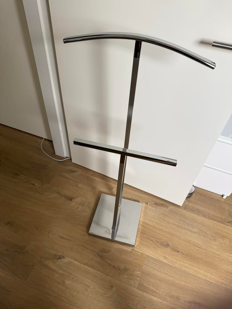 Metalen staande dressboy, Huis en Inrichting, Woonaccessoires | Kapstokken, Ophalen, Gebruikt, 100 tot 150 cm, Metaal