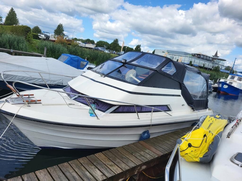 Draco 2500 - Vaarklaar, veel vernieuwd, 2x Mercruiser, Benzine, Overige merken, Ophalen of Verzenden, Polyester