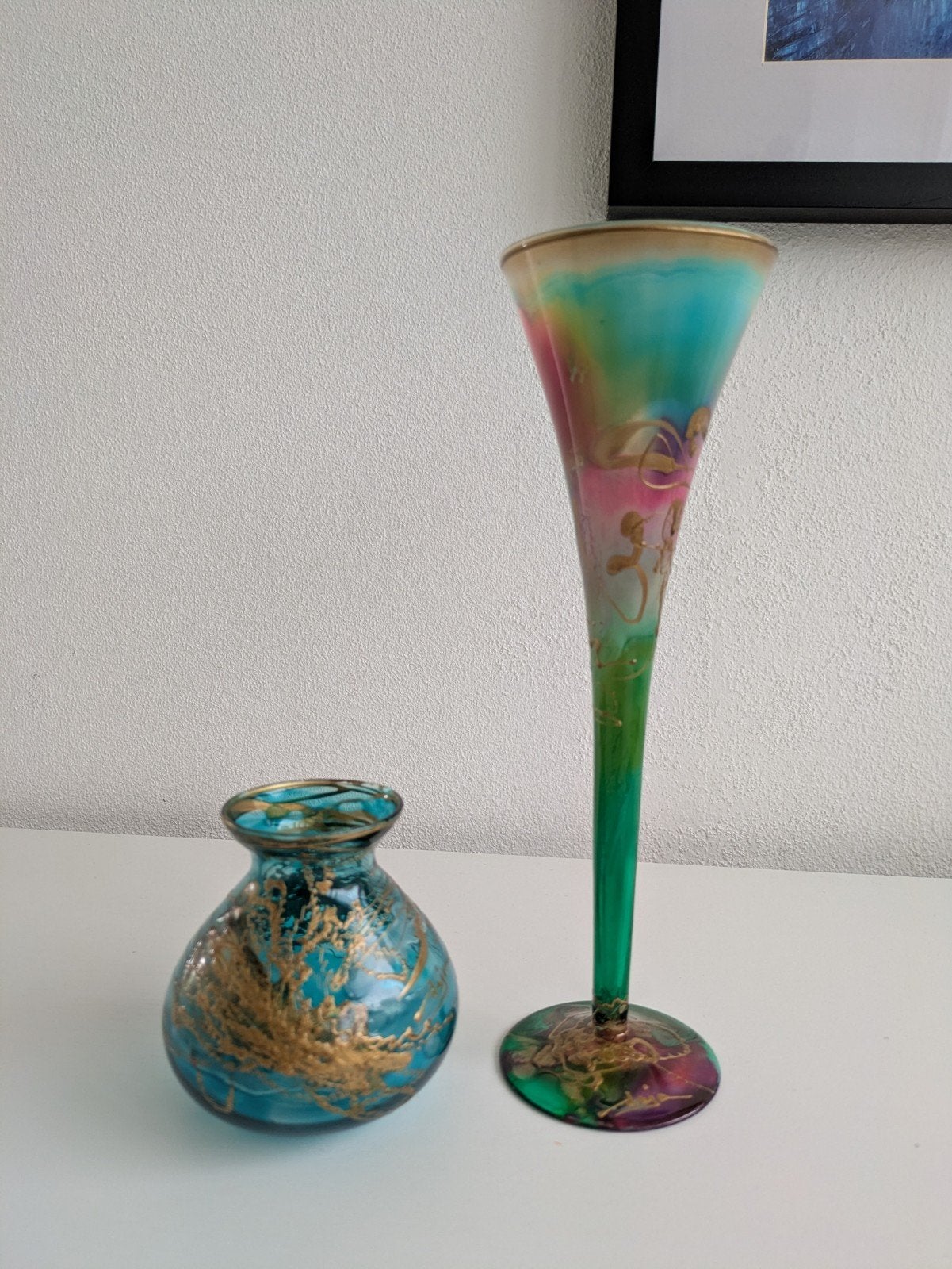 Set van 2 handgeschilderde glazen vazen, Antiek en Kunst, Antiek | Vazen, Ophalen
