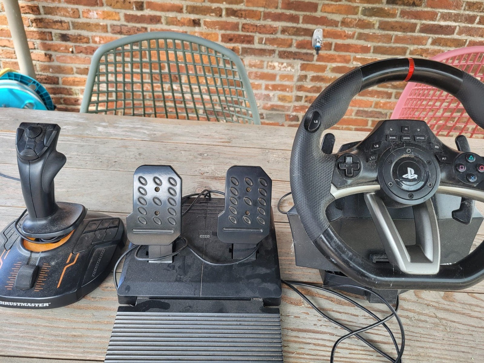 Thrustmaster playstation & logitech racestuur met pedalen, Ophalen, Racestuur, Gebruikt, Force feedback