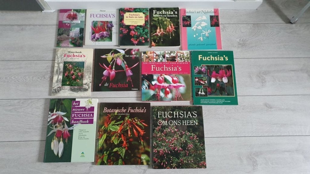 12 zo goed als nieuwe fuchsia boeken, Boeken, Diverse auteurs, Ophalen of Verzenden, Zo goed als nieuw, Tuinieren en Tuinplanten