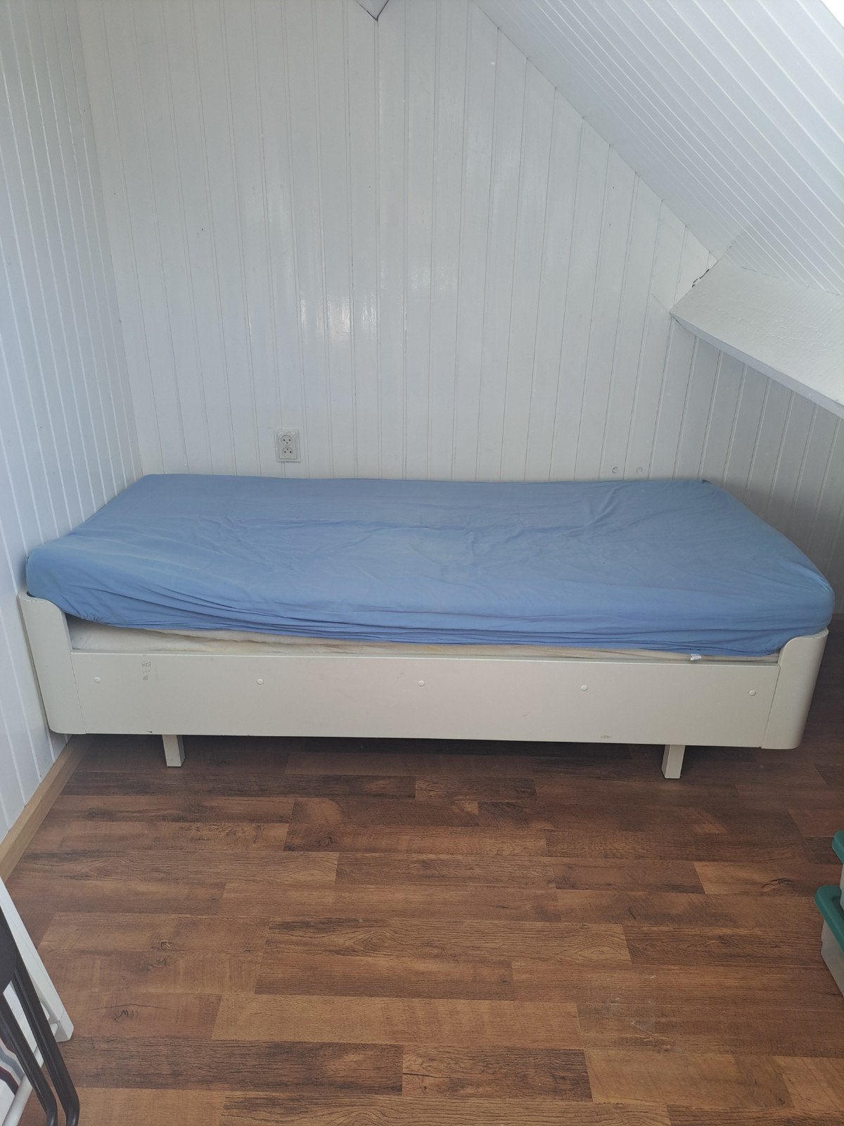 Elektrisch Hoog-Laag bed (zonder matras), Ophalen, Gebruikt, Eenpersoons, Verstelbaar