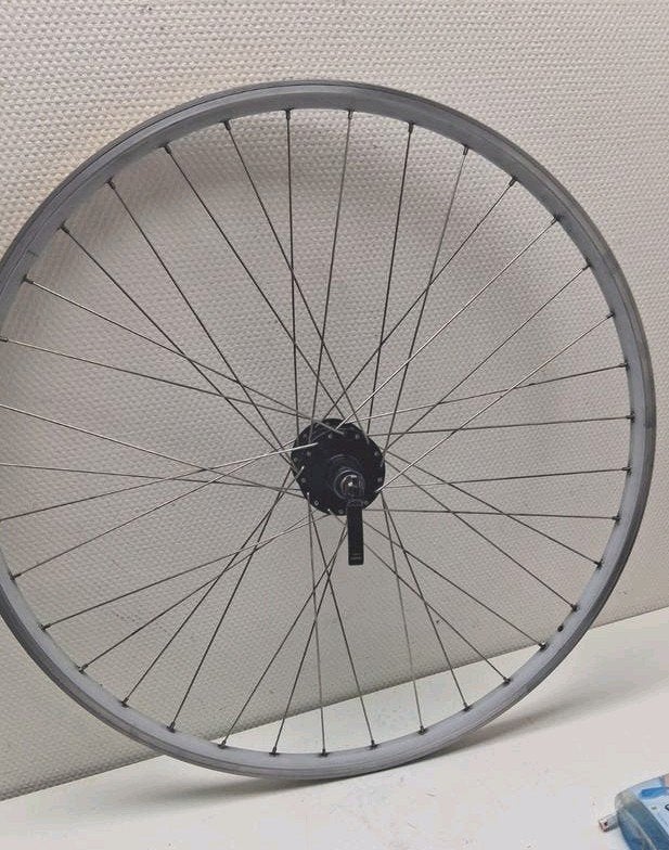 Origineel Voorwiel Koga met naafdynamo 28", Wiel, Toerfiets, Ophalen of Verzenden, Zo goed als nieuw