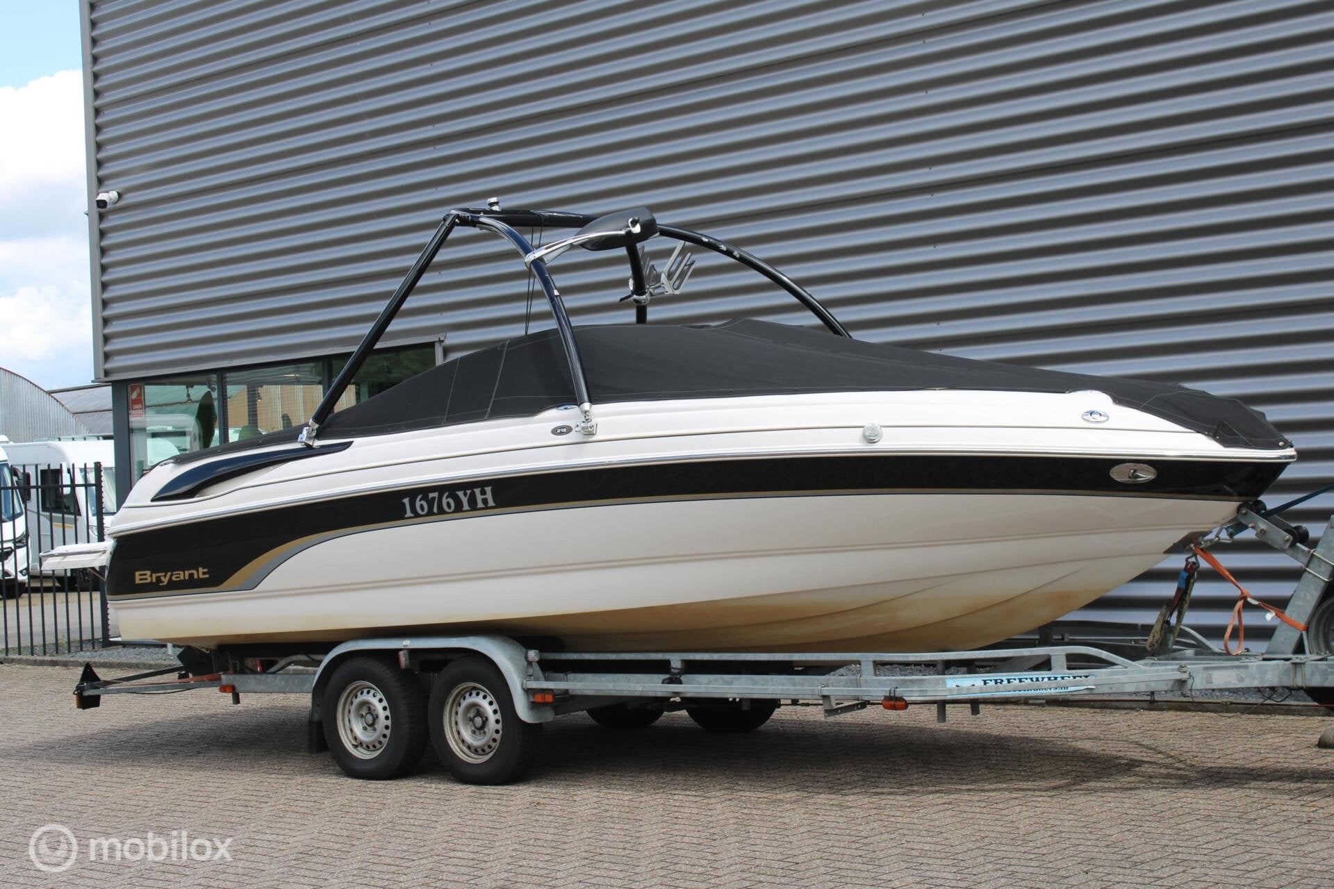 Mercruiser Bryant 219 Bowrider V8 MPI Speedboot 298PK, Gebruikt, Mail@bryantboats.nl, Engelseweg 219, Polyester