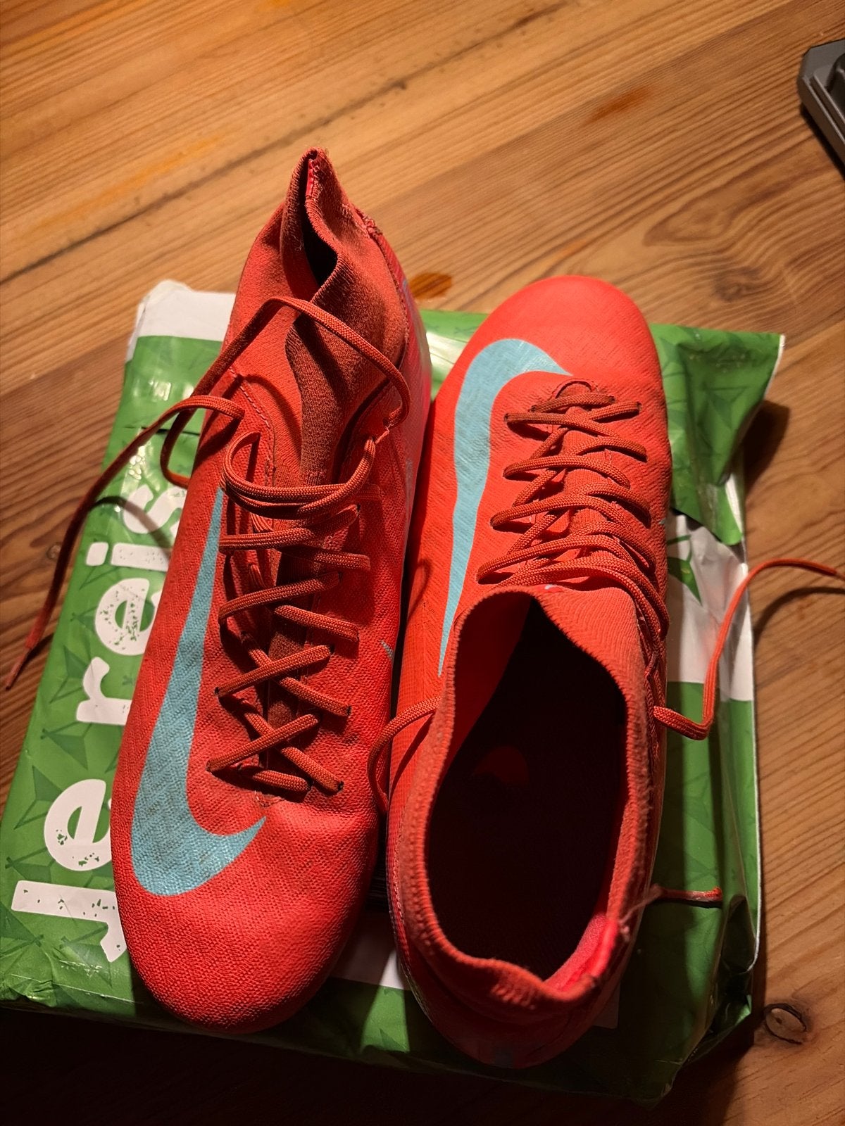 Nike Mercurial Voetbalschoenen - 44,5 oranje/ roze/Blauw, Ophalen, Maat XS of kleiner, Schoenen, Zo goed als nieuw