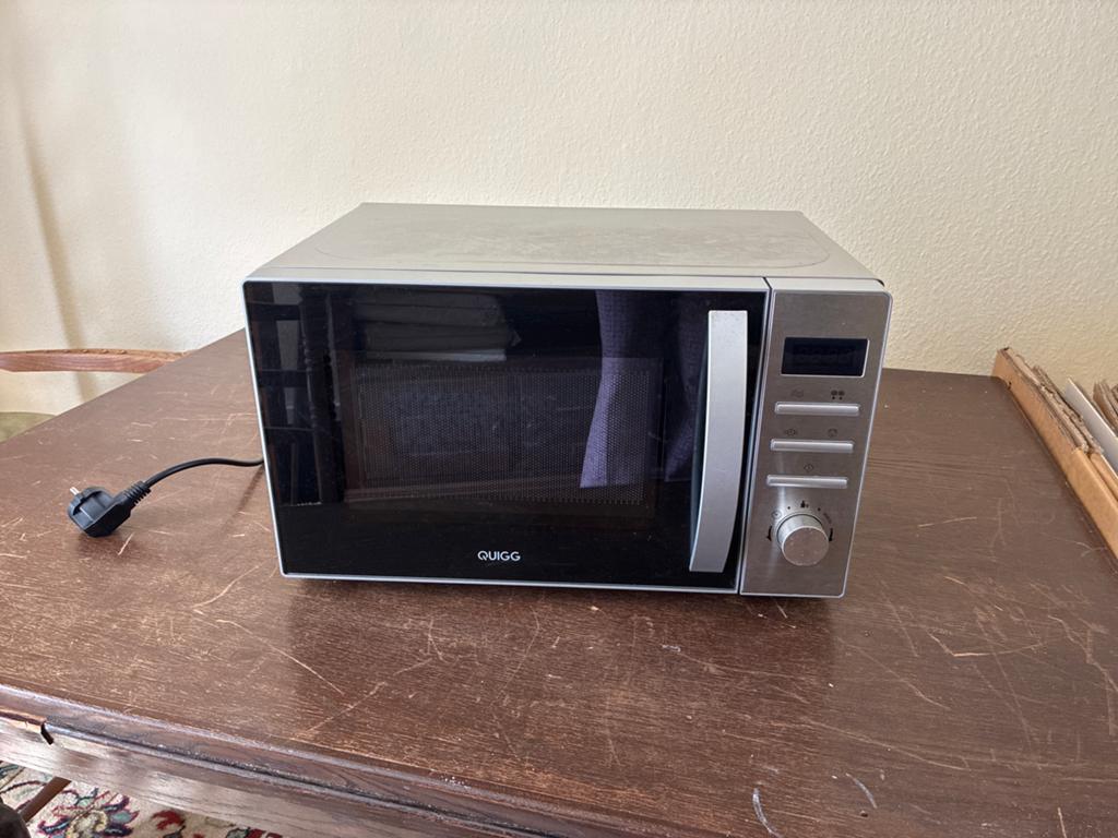 Compacte Quigg Magnetron - Ideaal voor kleine keukens, Witgoed en Apparatuur, Magnetrons, Gebruikt, Minder dan 45 cm, Ophalen of Verzenden