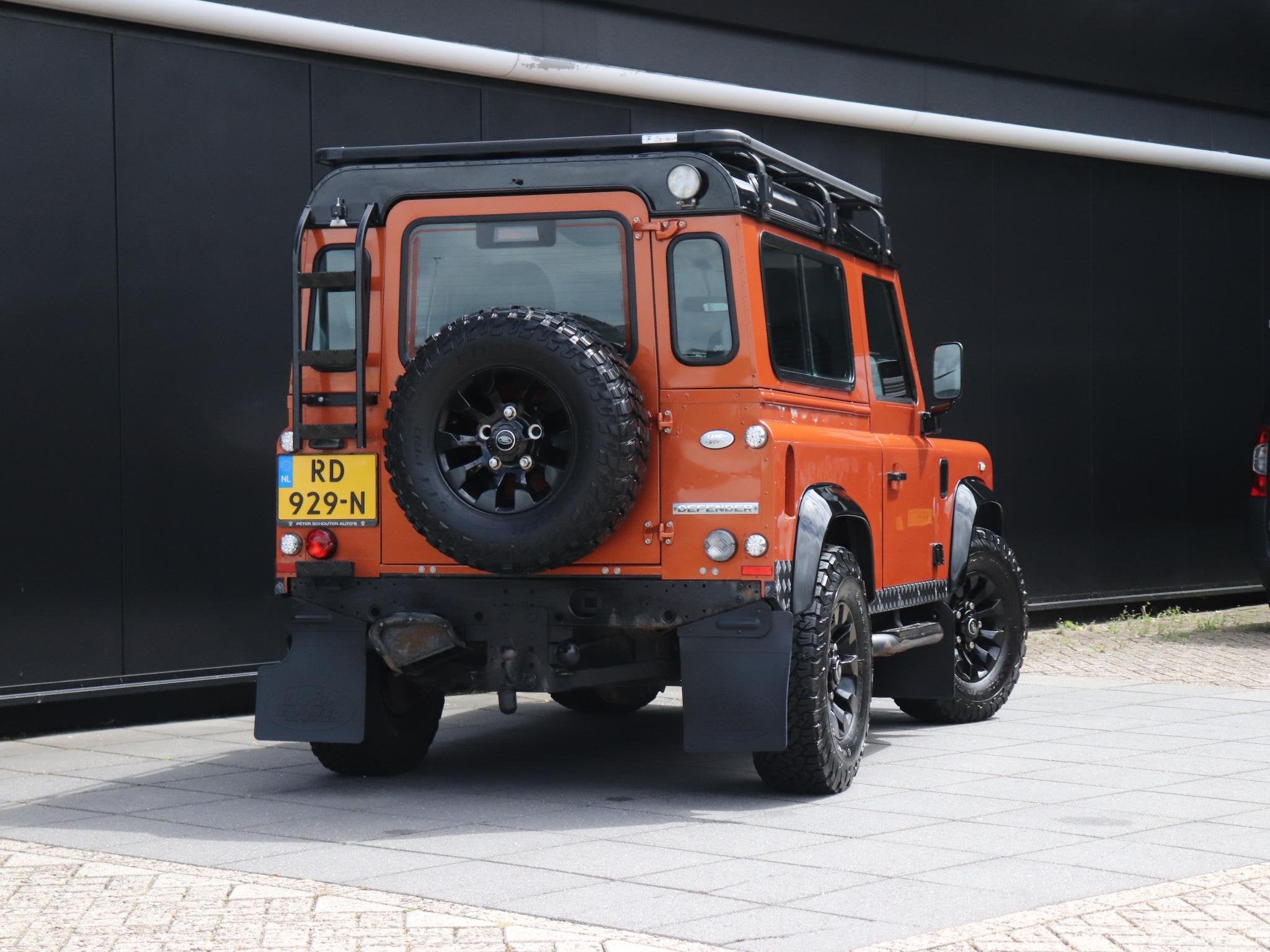 Land Rover Defender 2.4 TD 90 SW SVX 60th Anniversary | 4 PE, Stof, Gebruikt, 4 stoelen, 1795 kg
