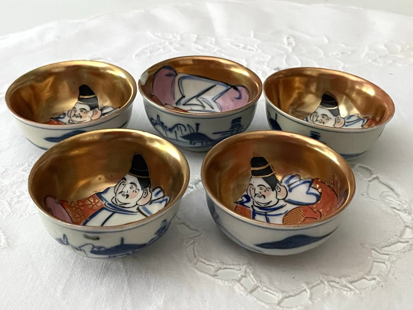 Set van 5 antieke Japanse sake kopjes met gouden rand, Ophalen of Verzenden