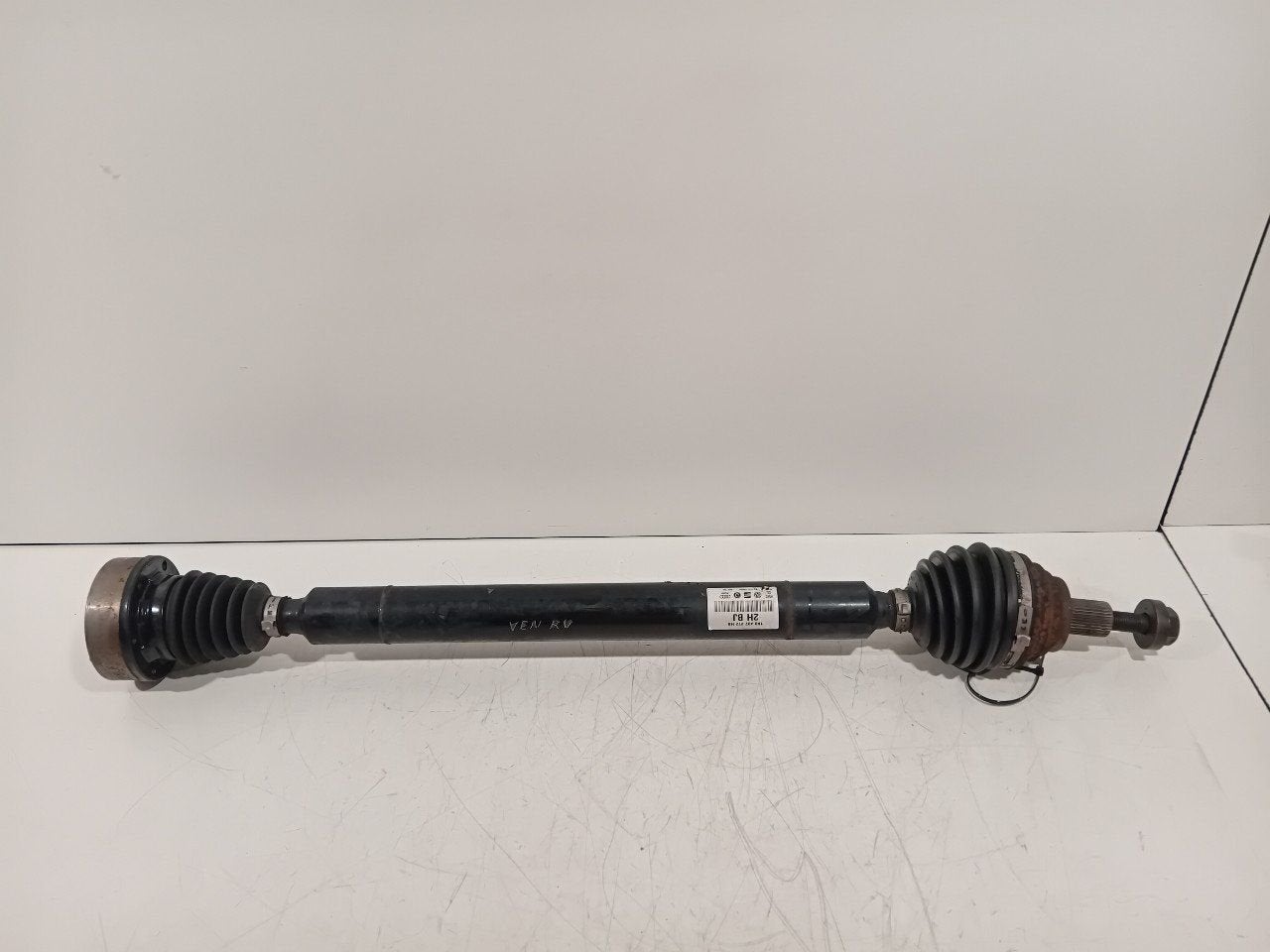 Aandrijfas rechts voor Volkswagen Golf, Onderdelen@venauto.nl, Van der Ven Autorecycling B.V., Gebruikt, Ettenseweg 76, 4706 PB Roosendaal, The Netherlands
