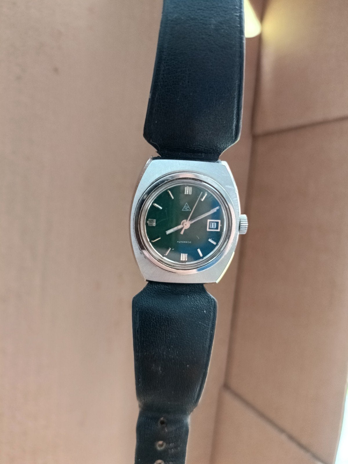 vintage horloge, automatic en werkende datum aanduiding, Ophalen of Verzenden, Overige materialen, Polshorloge, Met bandje