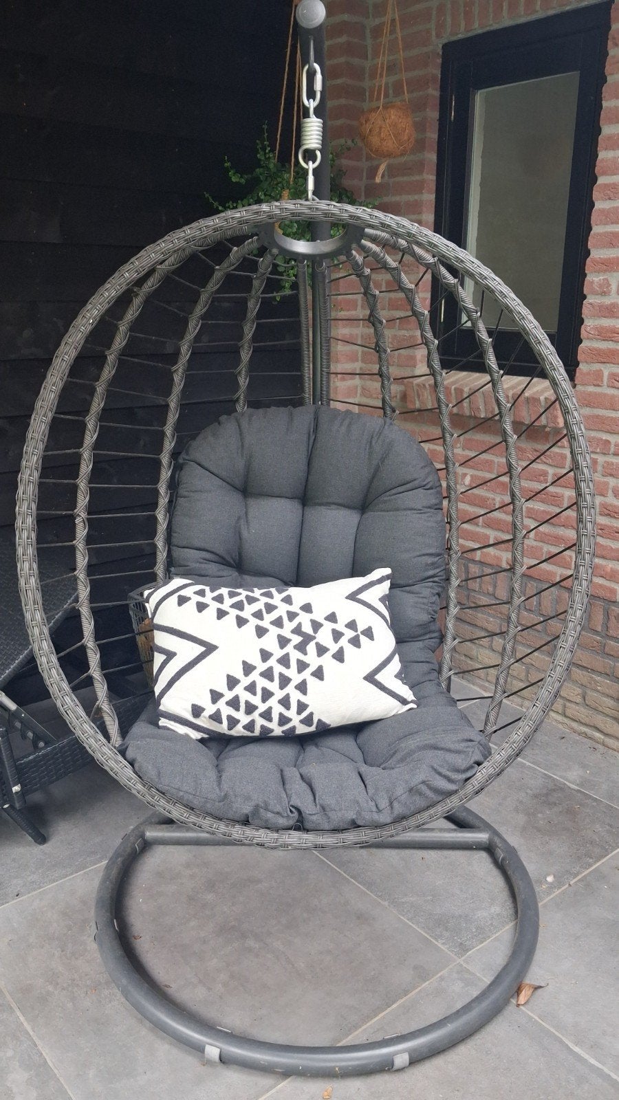 Comfortabele hangstoel met kussen - perfect voor buiten, Tuin en Terras, Ophalen, Gebruikt, Wicker